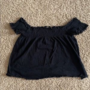 BLACK OFF THE SHOULDER TOP